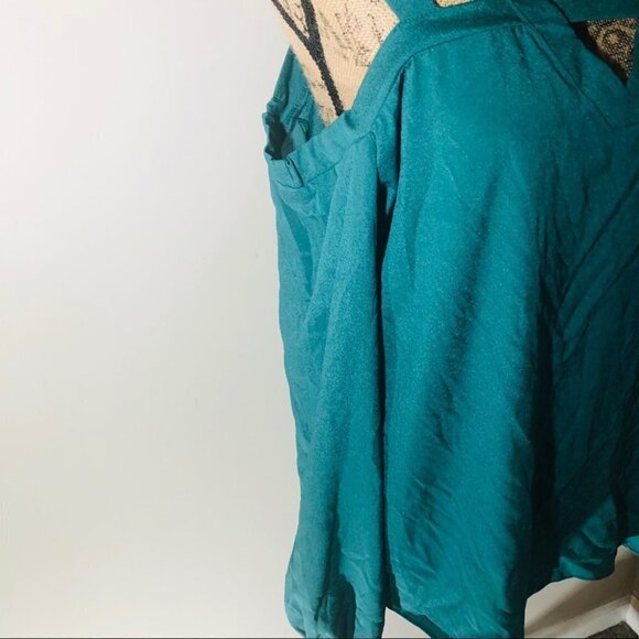 Zeagoo Emerald Green Blouse - Picture 2 of 6